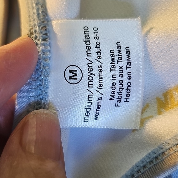 Danskin Active Wear Top Abstract Patterned Sleeveless. Built In Bra. Meduim - Picture 5 of 9